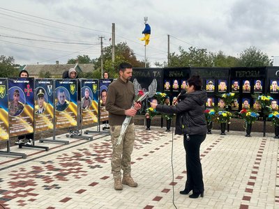 На Одещині відкрили меморіальну стелу пам'яті загиблих захисників