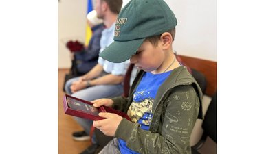 У Смілі рідним загиблих бійців вручили нагороди У Смілі рідним загиблих бійців вручили нагороди