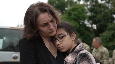"Він був пріоритетом для ворогів": на Чернігівщині поховали військового Артьома Тужика "Він був пріоритетом для ворогів": на Чернігівщині поховали військового Артьома Тужика