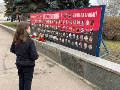Погрожували і бойкотували, щоб не брала участі в Майдані – учасниця Майдану з Житомира Тетяна Хмель Погрожували і бойкотували, щоб не брала участі в Майдані – учасниця Майдану з Житомира Тетяна Хмель