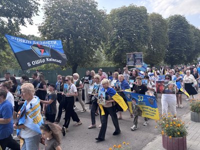 У Моршині на Львівщині відкрили пам'ятний знак «Дерево надії» У Моршині на Львівщині відкрили пам'ятний знак «Дерево надії»
