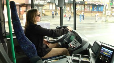Водійка Ольга розповіла, у її автобусі два валідатори на безготівковий розрахунок запрацювали з 24 липня 2025 року Водійка Ольга розповіла, у її автобусі два валідатори на безготівковий розрахунок запрацювали з 24 липня 2025 року