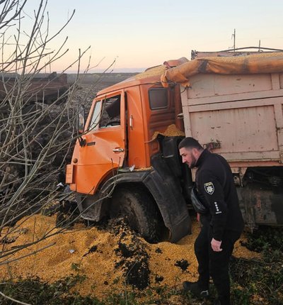 На Черкащині у ДТП загинув водій "КамАЗа" На Черкащині у ДТП загинув водій "КамАЗа"