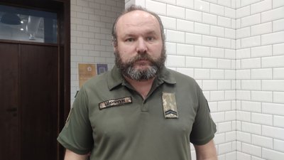 "Війна нас змінила": у Миколаєві презентували документальну виставу про життя військових митців "Війна нас змінила": у Миколаєві презентували документальну виставу про життя військових митців