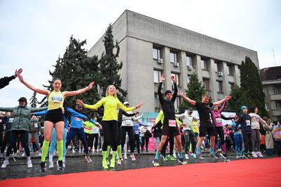 "Uzhhorod Half Marathon": в Ужгороді відбувся благодійний забіг на підтримку ЗСУ "Uzhhorod Half Marathon": в Ужгороді відбувся благодійний забіг на підтримку ЗСУ