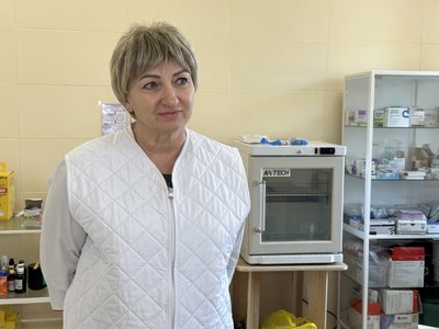 “Машина заправлена, сумки зібрані”. Як живуть у Прилісному за 40 кілометрів від фронту “Машина заправлена, сумки зібрані”. Як живуть у Прилісному за 40 кілометрів від фронту