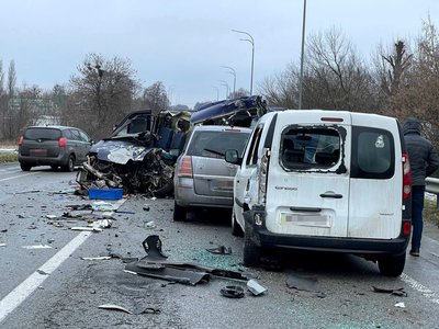 Дві смертельні ДТП на відрізку в 700 метрів: що відомо про аварії на трасі Київ — Чоп на Рівненщині Дві смертельні ДТП на відрізку в 700 метрів: що відомо про аварії на трасі Київ — Чоп на Рівненщині