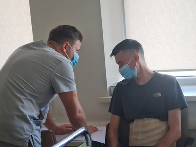 У Житомирі мама віддала нирку 27-річному сину-військовому: Михайла вже виписали після трансплантації У Житомирі мама віддала нирку 27-річному сину-військовому: Михайла вже виписали після трансплантації