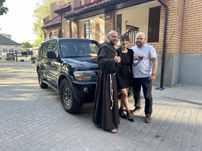 "Якщо я не маю добрих діл, а тільки вірю, то це мертва віра": як священник з Конотопа допомагає людям "Якщо я не маю добрих діл, а тільки вірю, то це мертва віра": як священник з Конотопа допомагає людям