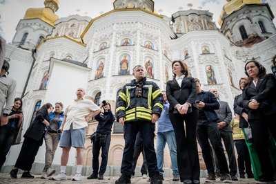 Іноземні дипломати відвідали Києво-Печерську лавру, яка постраждала внаслідок атаки РФ Іноземні дипломати відвідали Києво-Печерську лавру, яка постраждала внаслідок атаки РФ