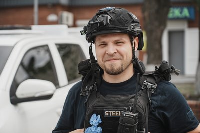 Волонтер Координаційного гуманітарного центру Євген Севідов Волонтер Координаційного гуманітарного центру Євген Севідов