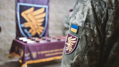 Командувач ДШВ нагородив військових житомирської 95-ї десантно-штурмової бригади Командувач ДШВ нагородив військових житомирської 95-ї десантно-штурмової бригади