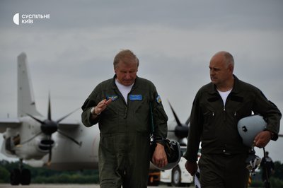 У Києві попрощалися з загиблим в авіакатастрофі пілотом Су-24М Богданом Загорульком У Києві попрощалися з загиблим в авіакатастрофі пілотом Су-24М Богданом Загорульком