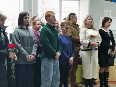У Полтаві відкрили меморіальну дошку воїну Андрію Орлову У Полтаві відкрили меморіальну дошку воїну Андрію Орлову