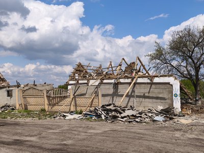 "Чекаємо миру, а як не миру – то смерті": як живуть у прифронтовій Новопавлівці за 7 км від фронту "Чекаємо миру, а як не миру – то смерті": як живуть у прифронтовій Новопавлівці за 7 км від фронту