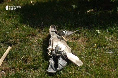 "Ракета пролетіла через вікно у сусідній будинок": наслідки удару РФ по Одеському району 14 липня "Ракета пролетіла через вікно у сусідній будинок": наслідки удару РФ по Одеському району 14 липня