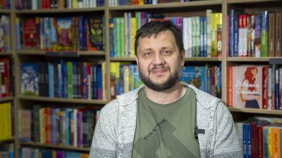 "На війні не так уже й страшно" — військовий ЗСУ, журналіст Дмитро Крапивенко "На війні не так уже й страшно" — військовий ЗСУ, журналіст Дмитро Крапивенко