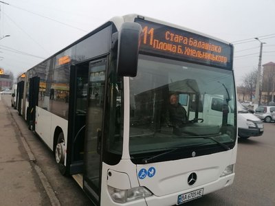 Перший виїхав на маршрут. Кропивницький закупив 10 німецьких автобусів-"гармошок" Перший виїхав на маршрут. Кропивницький закупив 10 німецьких автобусів-"гармошок"