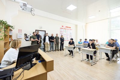 Реформа шкільного харчування: Олена Зеленська перевірила, як навчають кухарів у Борисполі