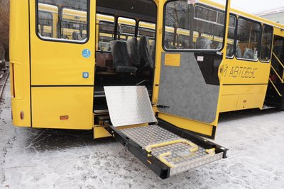 Дев’ять громад Вінниччини отримали нові шкільні автобуси Дев’ять громад Вінниччини отримали нові шкільні автобуси
