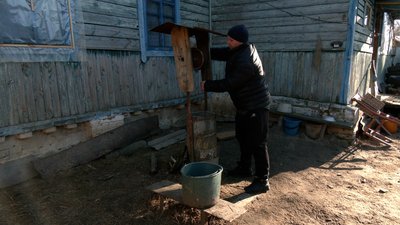 Багатодітна родина з Сумщини переїхала на Чернігівщину через збільшення обстрілів Багатодітна родина з Сумщини переїхала на Чернігівщину через збільшення обстрілів
