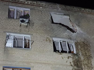 Наслідки обстрілів Курахового 28 січня. Фото: Facebook / Роман Падун Наслідки обстрілів Курахового 28 січня. Фото: Facebook / Роман Падун
