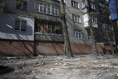 Три удари по середмістю Сум: пошкоджено близько 100 вікон і 30 балконних рам