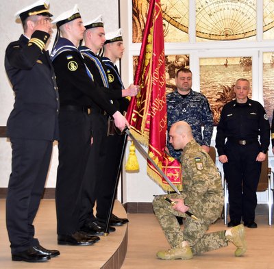 В Одеській морській академії пройшов випуск офіцерів: їх привітали Зеленський та Неїжпапа В Одеській морській академії пройшов випуск офіцерів: їх привітали Зеленський та Неїжпапа
