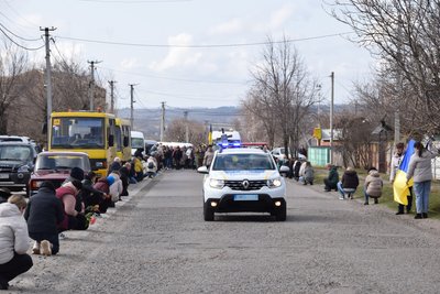 На Кіровоградщині попрощалися з трьома полеглими воїнами На Кіровоградщині попрощалися з трьома полеглими воїнами