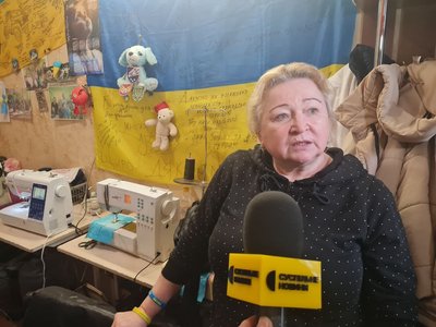 Сім валіз допомоги: волонтерки з США привезли до Житомира швейні машинки та тканини Сім валіз допомоги: волонтерки з США привезли до Житомира швейні машинки та тканини