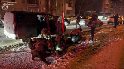 Возили містом і вимагали 6 тисяч доларів: в Одесі викрили порушення під час мобілізації Возили містом і вимагали 6 тисяч доларів: в Одесі викрили порушення під час мобілізації