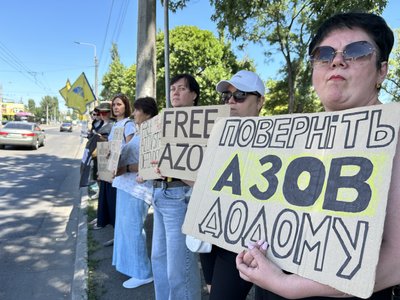 Полон чоловіка, виїзд із Маріуполя і під вартою у ДНР: історія Оксани Григор’євої із Кременчука Полон чоловіка, виїзд із Маріуполя і під вартою у ДНР: історія Оксани Григор’євої із Кременчука