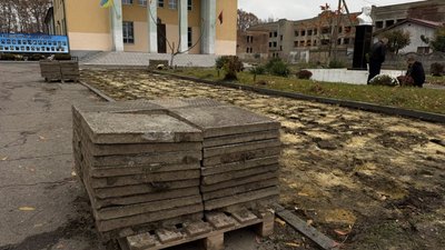 Декоративні насадження та арки: роботи з облаштування проспекту розпочали у місті на Рівненщині Декоративні насадження та арки: роботи з облаштування проспекту розпочали у місті на Рівненщині