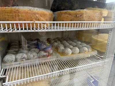 Сири з сімейної ферми Сири з сімейної ферми