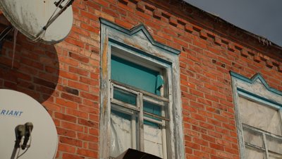 “Віконна рама впала на матір”. Нічний обстріл Боромлі на Сумщині “Віконна рама впала на матір”. Нічний обстріл Боромлі на Сумщині