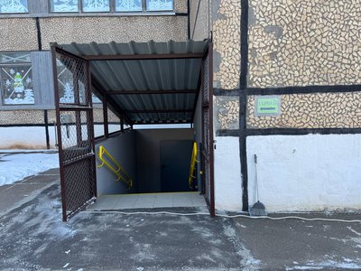 У Кривому Розі жителів не пустили до укриття в гімназії, триває перевірка У Кривому Розі жителів не пустили до укриття в гімназії, триває перевірка