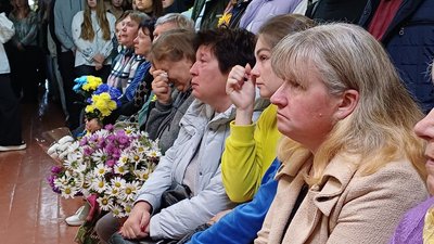 У місті на Житомирщині відкрили меморіальне місце пам’яті загиблих випускників У місті на Житомирщині відкрили меморіальне місце пам’яті загиблих випускників