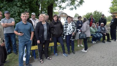 Спір за землю: жителі трьох сіл на Волині судяться з орендарем, бо не можуть забрати свої паї Спір за землю: жителі трьох сіл на Волині судяться з орендарем, бо не можуть забрати свої паї