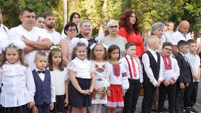 "Очікували два довгих роки": у Миколаєві 26 шкіл повернулися до очного навчання "Очікували два довгих роки": у Миколаєві 26 шкіл повернулися до очного навчання