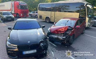 У Львові внаслідок зіткнення двох авто травмувалася 13-річна пасажирка У Львові внаслідок зіткнення двох авто травмувалася 13-річна пасажирка