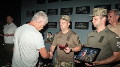 На Закарпатті рідним загиблих захисників вручили державні нагороди На Закарпатті рідним загиблих захисників вручили державні нагороди