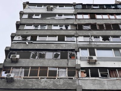 Війська РФ вдарили по Дніпру: є поранені, пошкоджена пʼятиповерхівка
