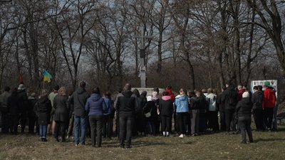 "В нас є герої, яких потрібно знати": Воїнів УПА вшанували у Микитових ровах на Рівненщині "В нас є герої, яких потрібно знати": Воїнів УПА вшанували у Микитових ровах на Рівненщині