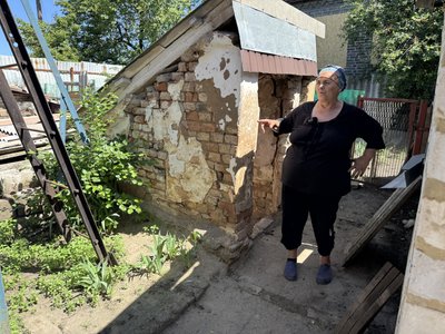 “Прилетіли три бомби — пів вулиці немає”. Як живе прифронтова Сергіївка поблизу Краматорська “Прилетіли три бомби — пів вулиці немає”. Як живе прифронтова Сергіївка поблизу Краматорська