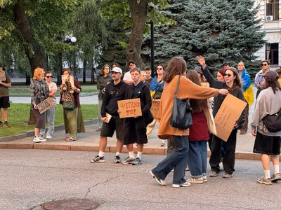 Вимоги незмінні: 14-й день мітингів на підтримку Федорова у Дніпрі Вимоги незмінні: 14-й день мітингів на підтримку Федорова у Дніпрі