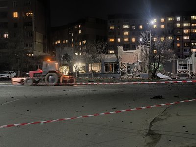 Війська РФ атакували житловий квартал Кривого Рогу ракетами: є поранені Війська РФ атакували житловий квартал Кривого Рогу ракетами: є поранені