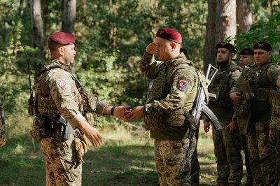 У житомирській 95-й бригаді нагородили військовослужбовців держвідзнаками У житомирській 95-й бригаді нагородили військовослужбовців держвідзнаками