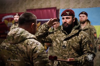 У житомирській 95-й бригаді нагородили військових за участь у штурмах У житомирській 95-й бригаді нагородили військових за участь у штурмах