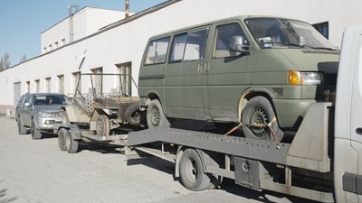 Багі, пікапи та мікроавтобуси: як вінницькі майстри допомагають військовим Багі, пікапи та мікроавтобуси: як вінницькі майстри допомагають військовим
