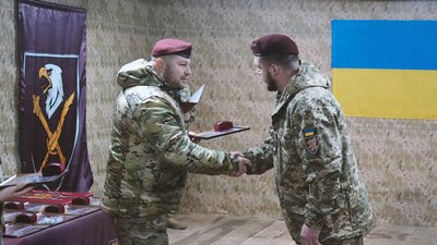 Командувач ДШВ нагородив військових житомирської 95-ї десантно-штурмової бригади Командувач ДШВ нагородив військових житомирської 95-ї десантно-штурмової бригади